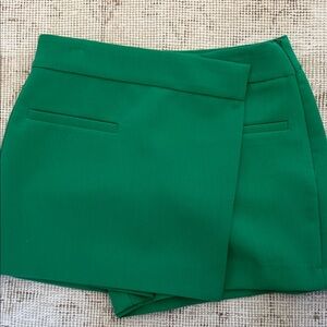 Zara Skort
Green 
Size Small
Never worn